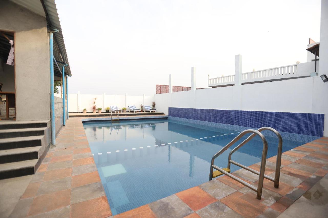 Bay Treasure Hotel 3*