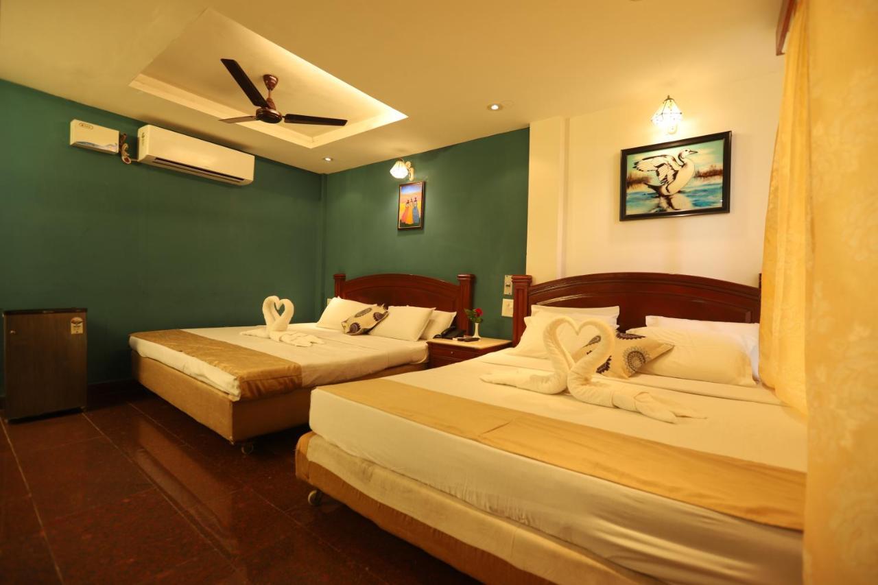 Bay Treasure Hotel