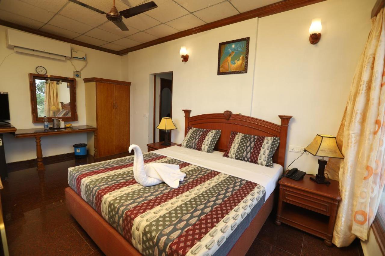 Bay Treasure Hotel