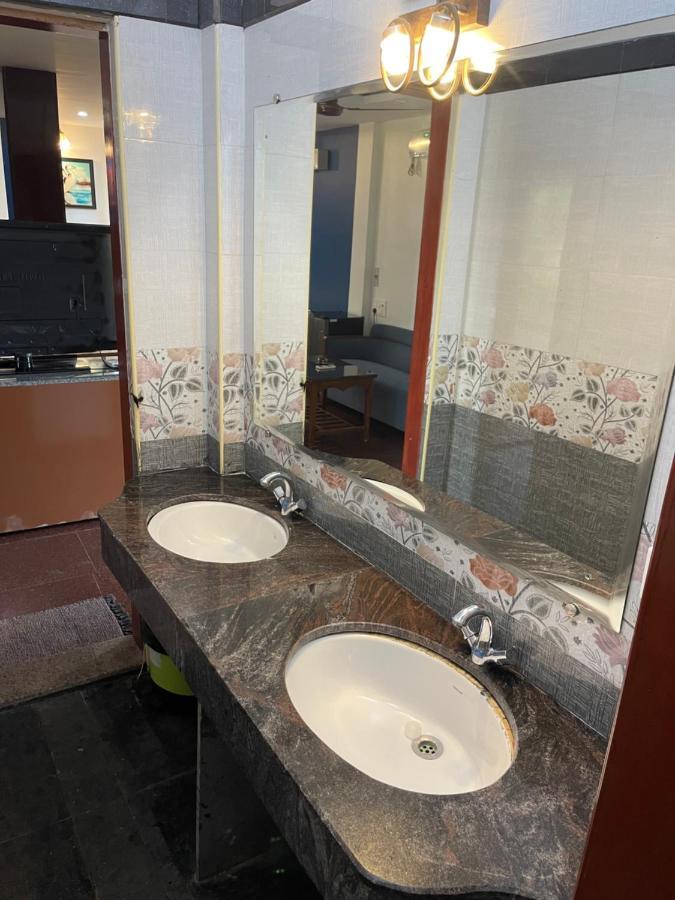 Bay Treasure Hotel