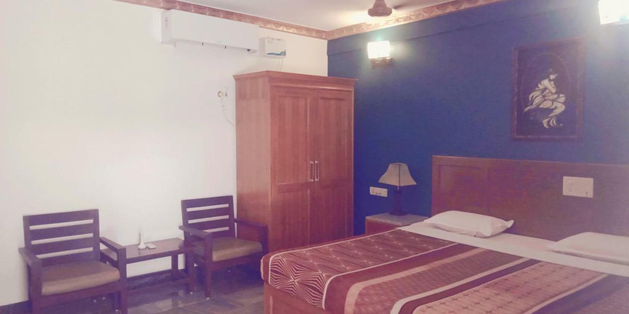 Bay Treasure Hotel 3*